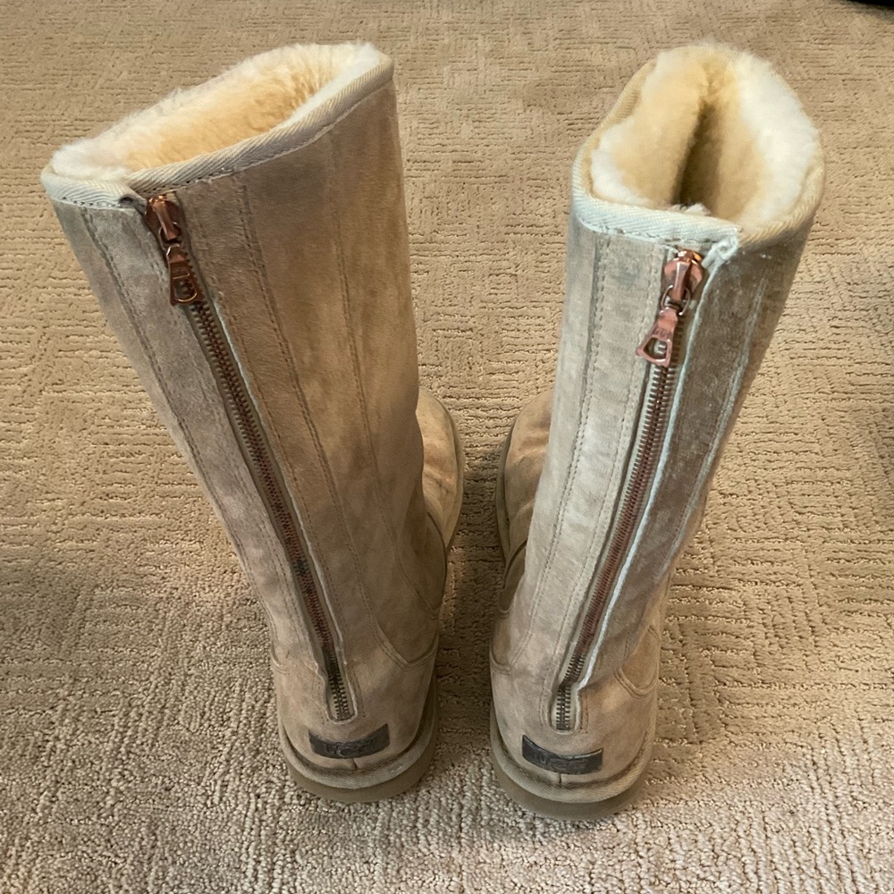 🔸💜 UGG Tall Winter Boots Leather Soft Sheepskin Lined Tan Back Zip Size 10 - Picture 4 of 10